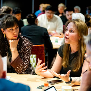 rundbordssamtal under arena: ung företagsamhet