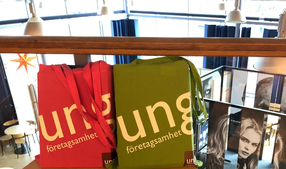 Guldkroksskolans elever fick arbeta med Min framtid och ekonomi, kopplat till utställningen We have a dream, som under veckan flyttades till skolcafét.