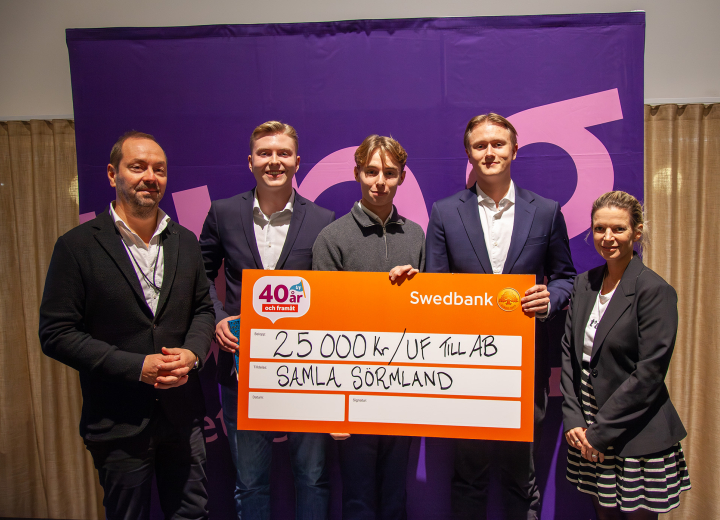 samla sörmland tar emot uf till ab stipendiet. swedbank var tävlingsvärd