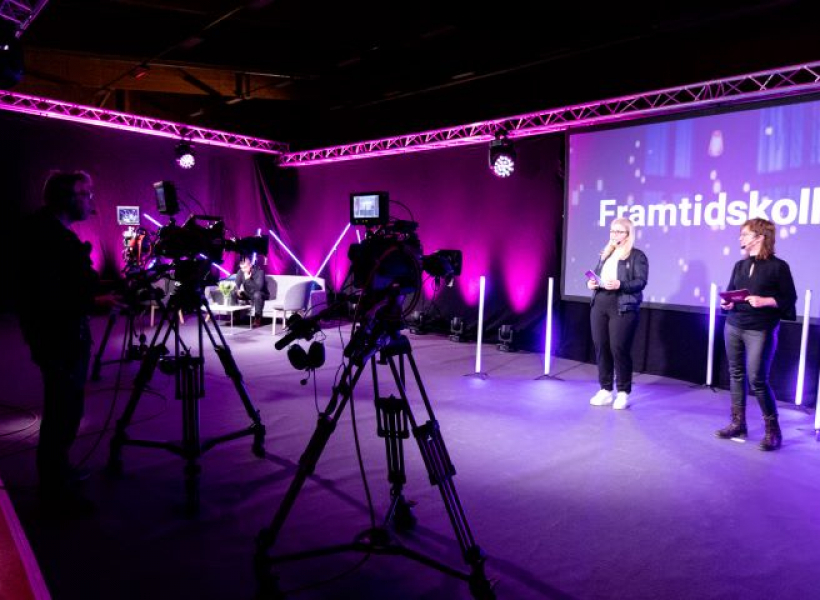 Alma och Hanna inleder Framtidskoll på E-week 2022