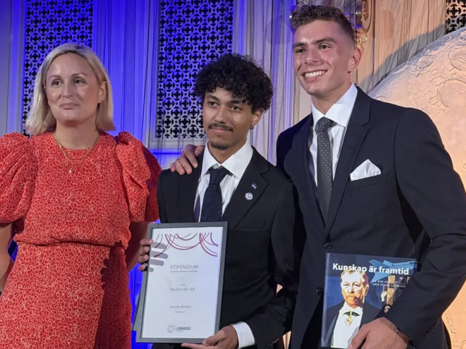 Kenny Dos Santos och Simon Suslich, samt Tove Jarl, vd Ung Företagsamhet